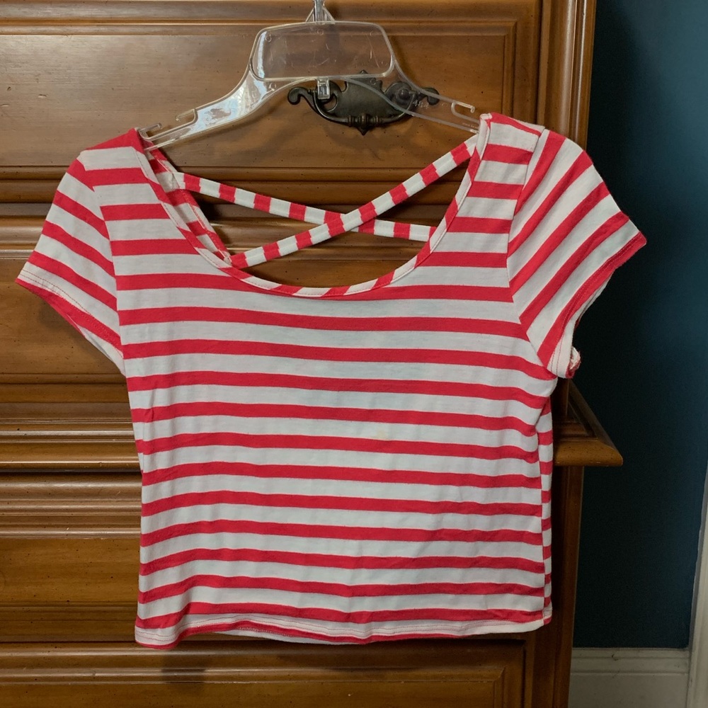 delia’s cropped shirt